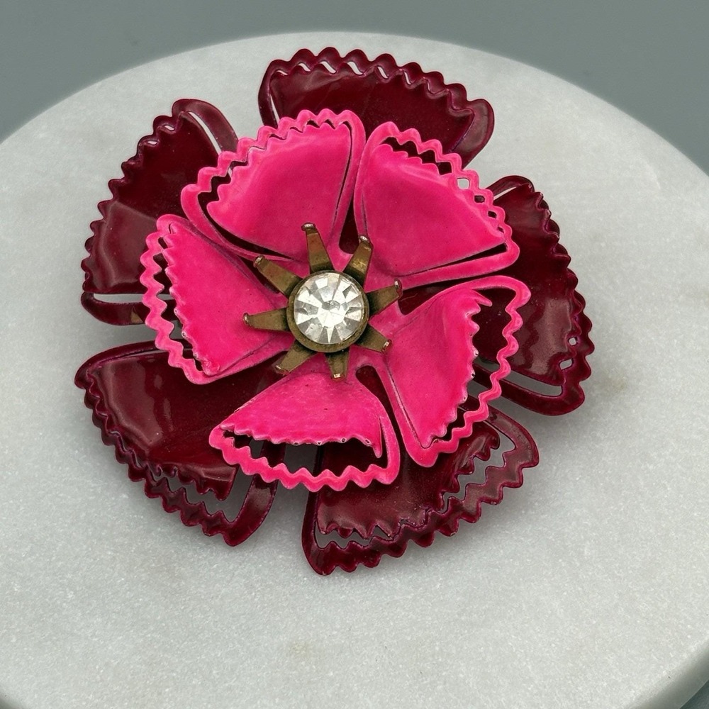 Vintage Enamel Metal Flower Brooch Dimensional Pink MOD Pop Art